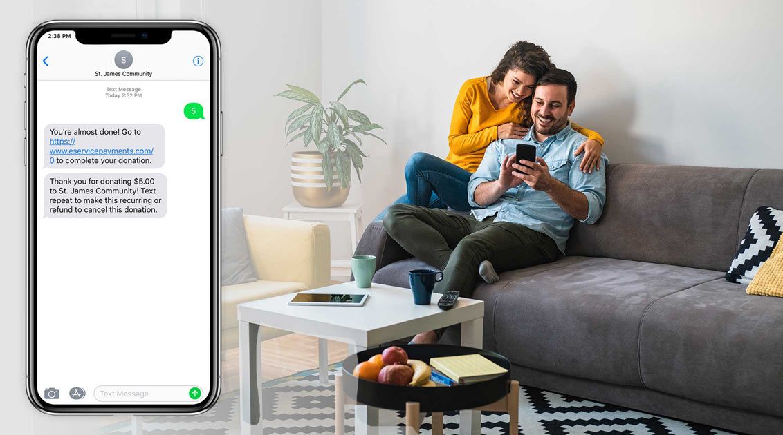 couple making text donation