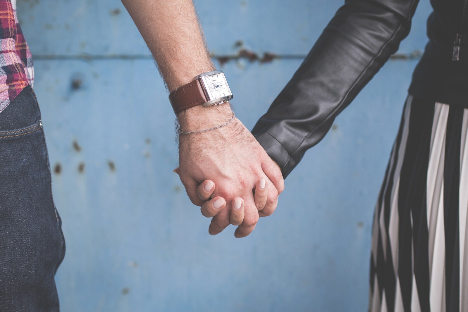 Man & Wife holding hands - Closing Prayer Blog