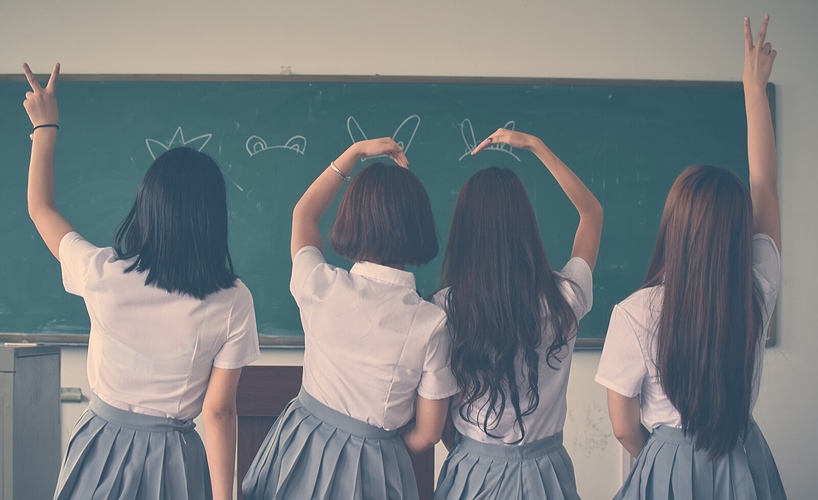 girls in uniform private school
