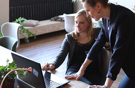 women working together